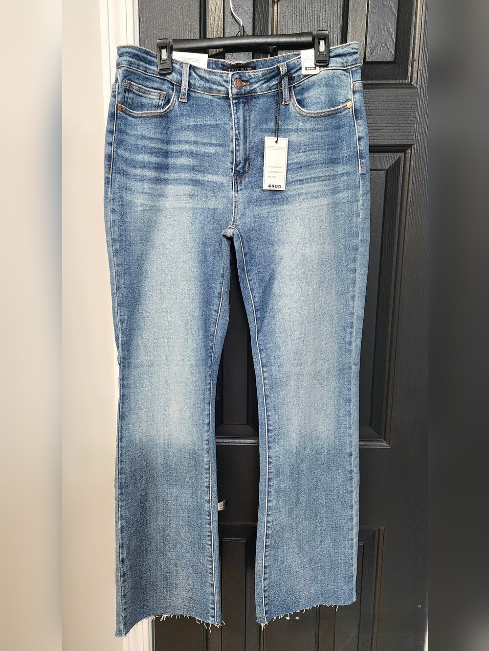 Skyla Mid-Rise Raw Hem Boot Cut ByJudy BlueSize  32